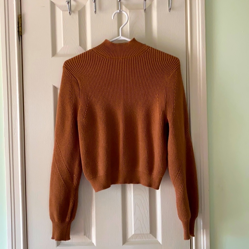 Brown knit fitted sweater